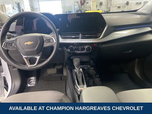 Used 2024 Chevrolet Trax LT w/ Driver Confidence Package FWD image 27