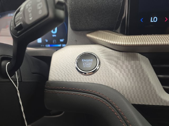 New 2026 Ford Explorer Active AWD/4WD image 33