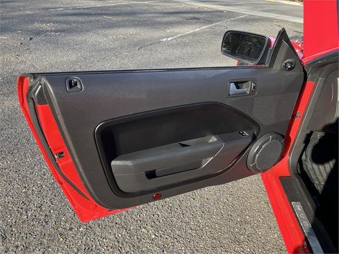 Used 2006 Ford Mustang GT image 5