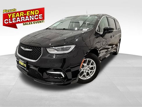 Used 2024 Chrysler Pacifica Touring-L image 1