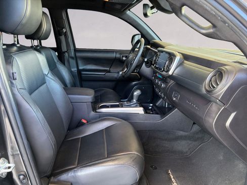 Used 2023 Toyota Tacoma Limited image 15