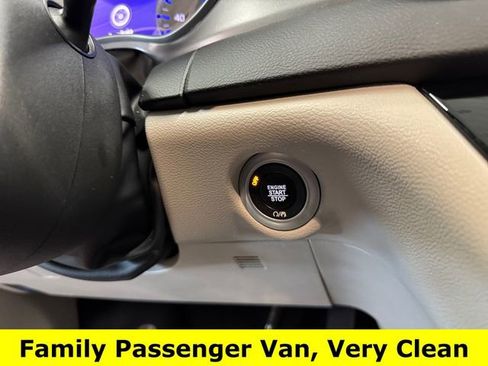 Used 2024 Chrysler Pacifica Touring-L image 20