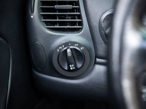 Used 2004 Porsche 911 Carrera 4S image 31