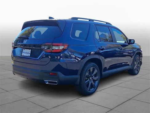 New 2025 Honda Pilot Sport image 4