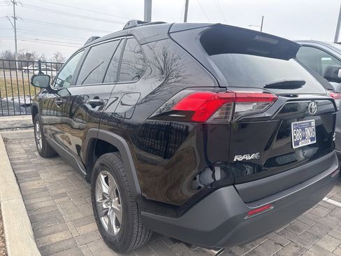 Used 2025 Toyota RAV4 XLE w/ Convenience Package image 5