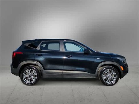 Used 2024 Kia Seltos LX image 9