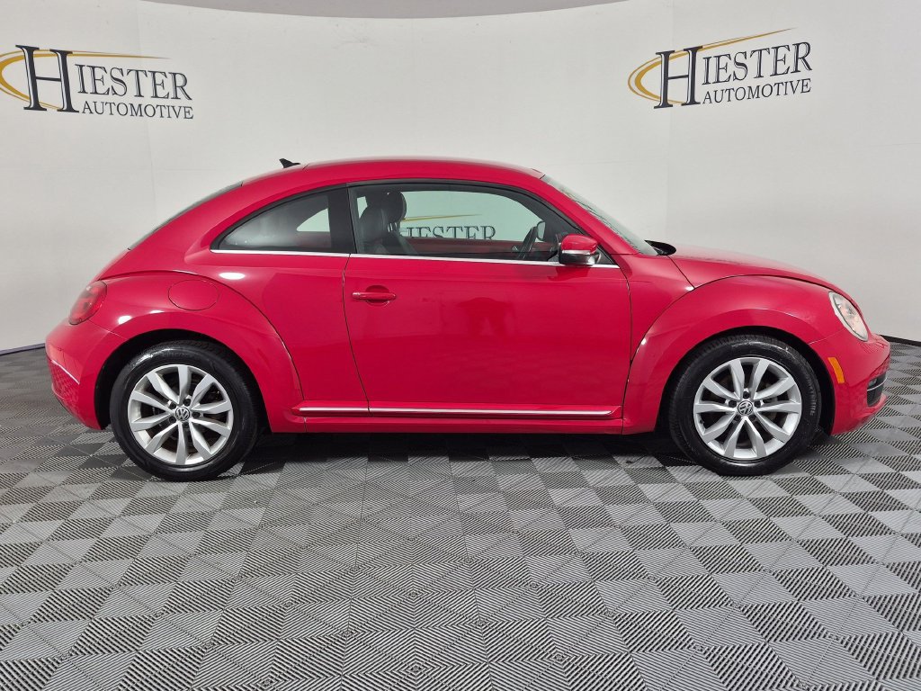 Used 2014 Volkswagen Beetle TDI FWD image 3