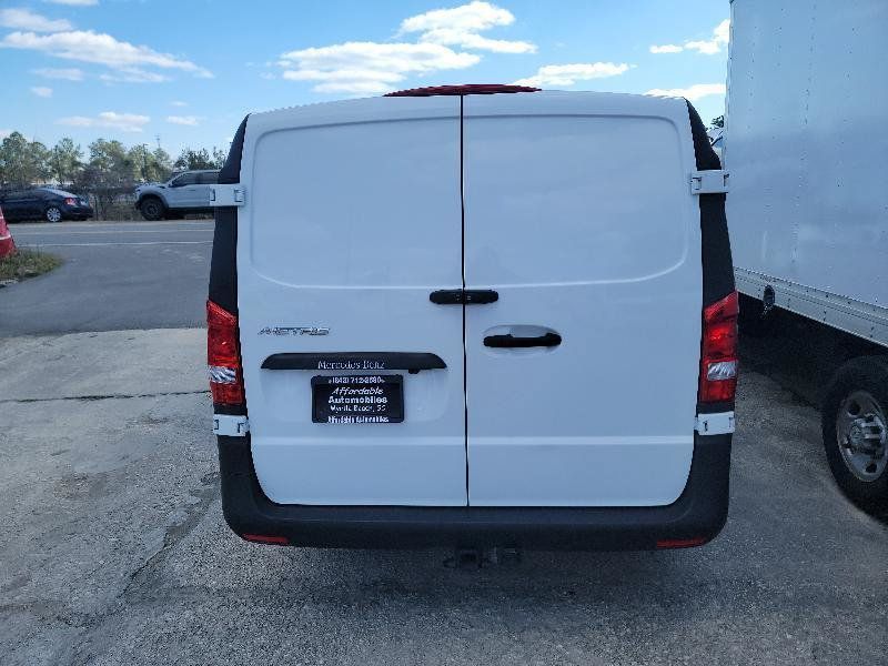 Used 2023 Mercedes-Benz Metris image 6