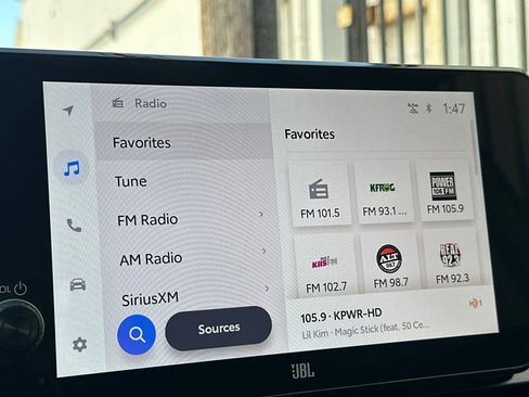 Used 2023 Toyota RAV4 XLE Premium image 19