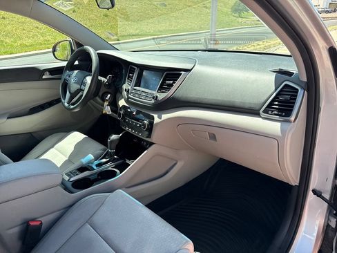 Used 2018 Hyundai Tucson SEL AWD/4WD image 29