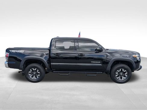 Used 2020 Toyota Tacoma TRD Off-Road AWD/4WD image 3
