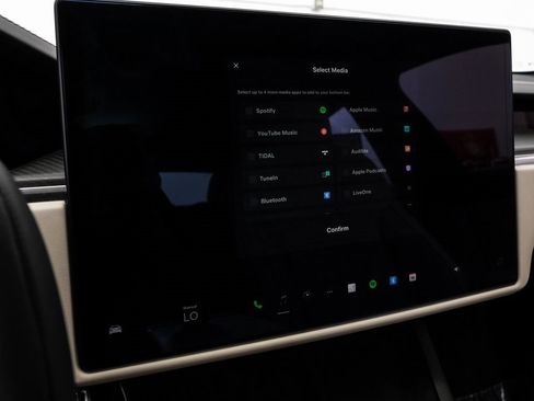 Used 2021 Tesla Model S Plaid image 33