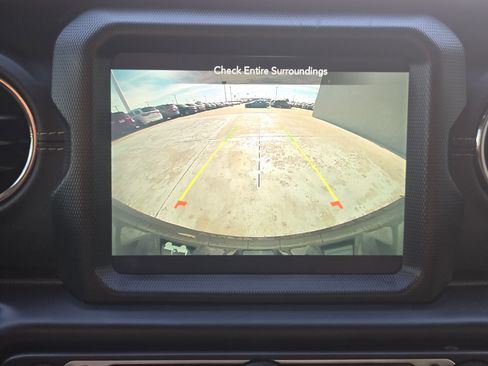 Used 2021 Jeep Wrangler Unlimited Sahara image 20