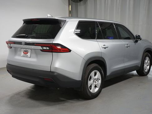 Certified 2025 Toyota Grand Highlander FWD image 8
