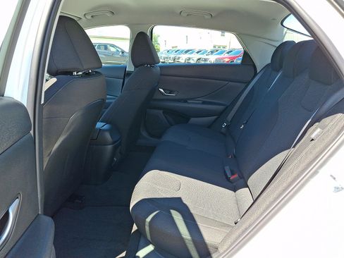 New 2026 Hyundai Elantra SE FWD image 6