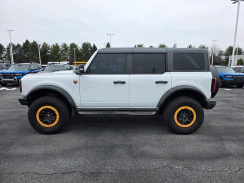 Used 2023 Ford Bronco Badlands image 2