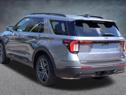 Used 2026 Ford Explorer ST-Line w/ ST-Line Street Pack AWD/4WD image 23