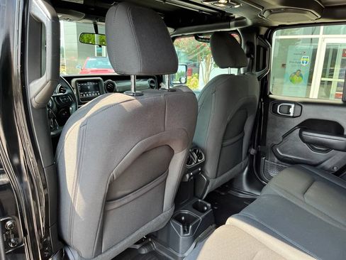 Used 2022 Jeep Wrangler Unlimited Sport AWD/4WD image 11