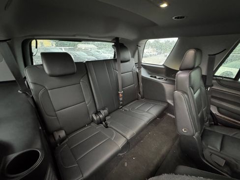 Used 2018 Chevrolet Tahoe LT w/ Luxury Package AWD/4WD image 32