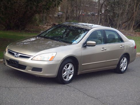 Used 2006 Honda Accord EX image 22
