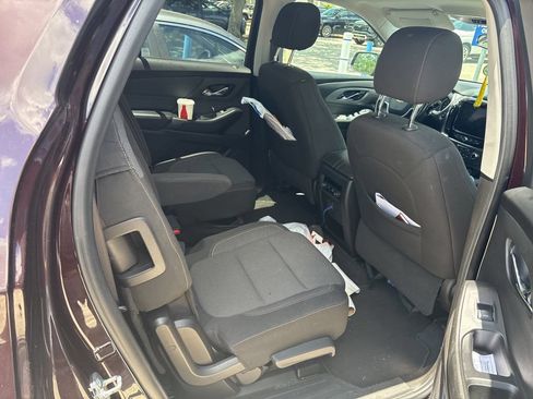 Used 2021 Chevrolet Traverse LT AWD/4WD image 12
