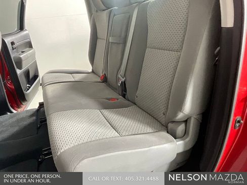 Used 2012 Toyota Tundra 4x4 CrewMax w/ SR5 Pkg image 27