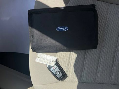 Used 2019 Ford Fusion SE FWD image 34