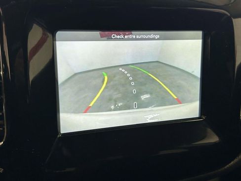 Used 2019 Jeep Compass Latitude FWD image 23