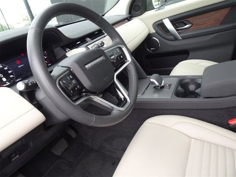 Used 2024 Land Rover Discovery Sport S image 10