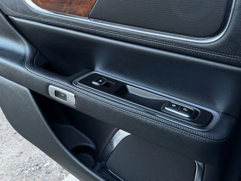 Used 2017 Lincoln Continental Reserve w/ Climate Package image 17