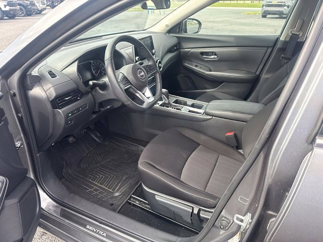 Used 2025 Nissan Sentra SV w/ All-Weather Package FWD image 11