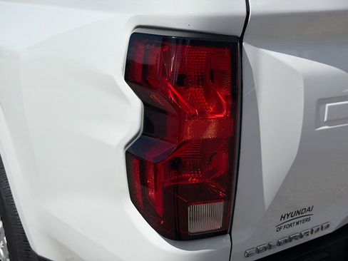 Used 2023 Chevrolet Colorado W/T image 10