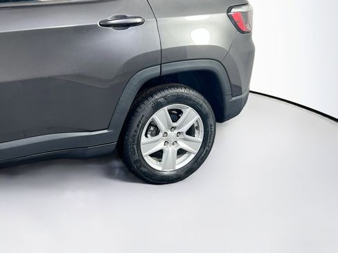 Used 2022 Jeep Compass Latitude image 28