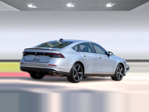 Used 2025 Honda Accord Sport image 8