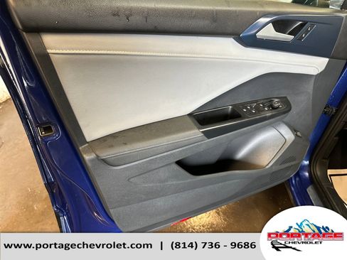 Used 2024 Volkswagen Taos SE image 11