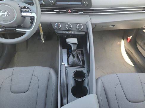 New 2026 Hyundai Elantra SE FWD image 11