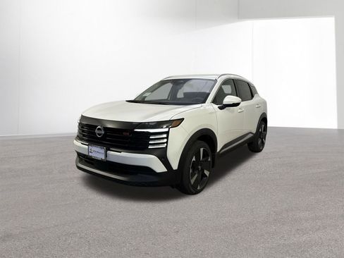 New 2025 Nissan Kicks SR image 24