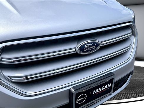 Used 2018 Ford Escape SE w/ SE Sync 3 Package AWD/4WD image 33