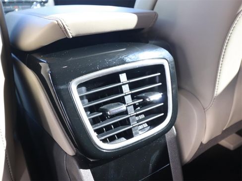 Used 2021 Lincoln Nautilus FWD w/ Equipment Group 101A image 10