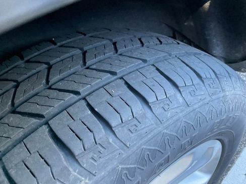 Used 2015 Ford Explorer Base image 11