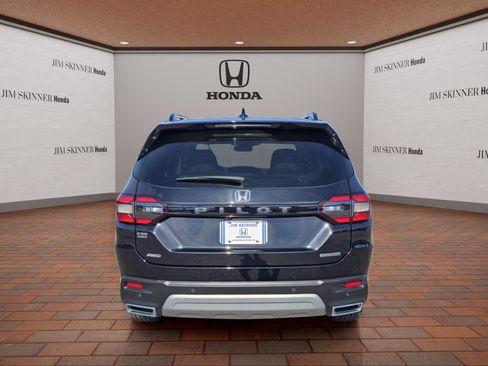 Certified 2024 Honda Pilot Touring image 11
