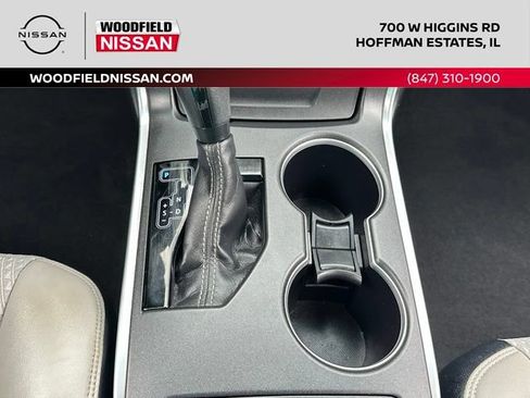 Used 2015 Toyota Camry SE w/ Moonroof Package FWD image 36