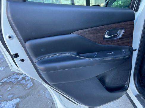 Used 2020 Nissan Murano Platinum image 9