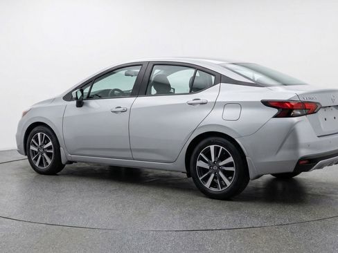 Used 2025 Nissan Versa SV image 6