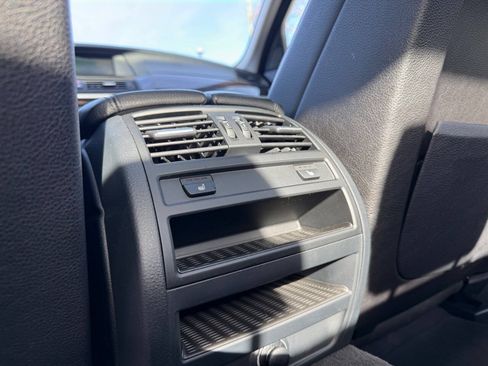 Used 2013 BMW 528i xDrive Sedan AWD/4WD image 10