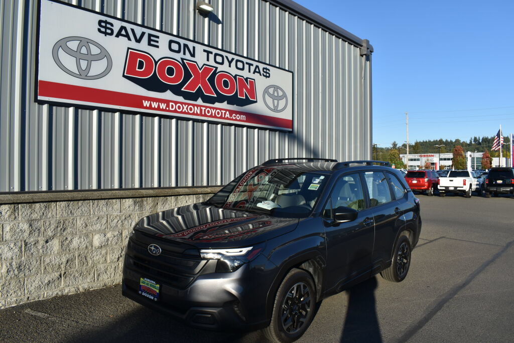 Used 2025 Subaru Forester AWD/4WD image 1