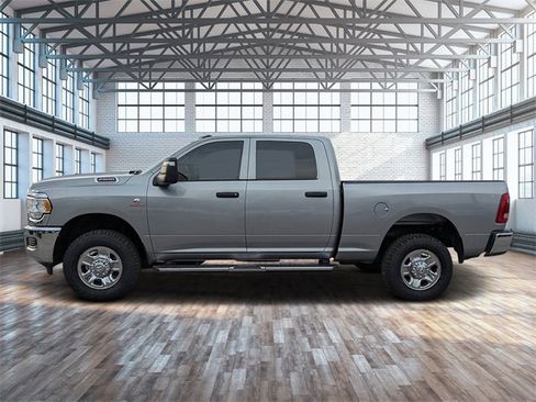 Used 2024 RAM 2500 Tradesman w/ Chrome Appearance Group image 7