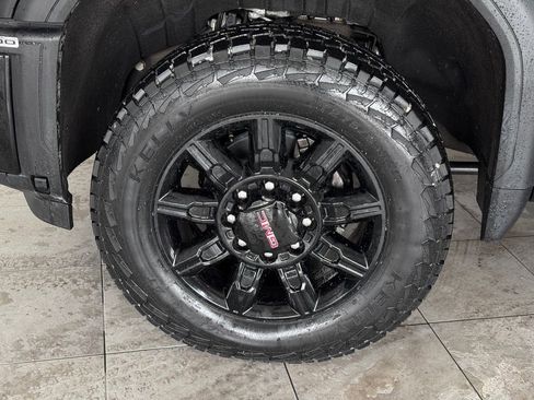 Certified 2025 GMC Sierra 2500 AT4 AWD/4WD image 4