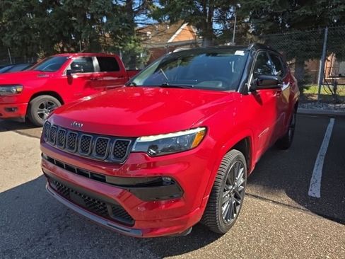 Used 2023 Jeep Compass High Altitude AWD/4WD image 3
