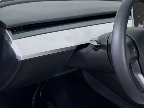 Used 2021 Tesla Model Y Long Range image 10